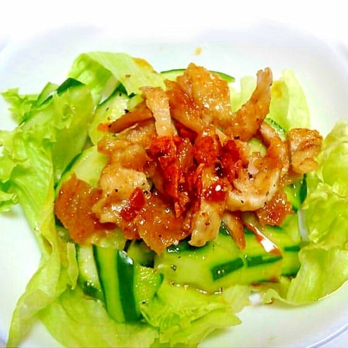 おつまみに鶏皮のピリ辛サラダ